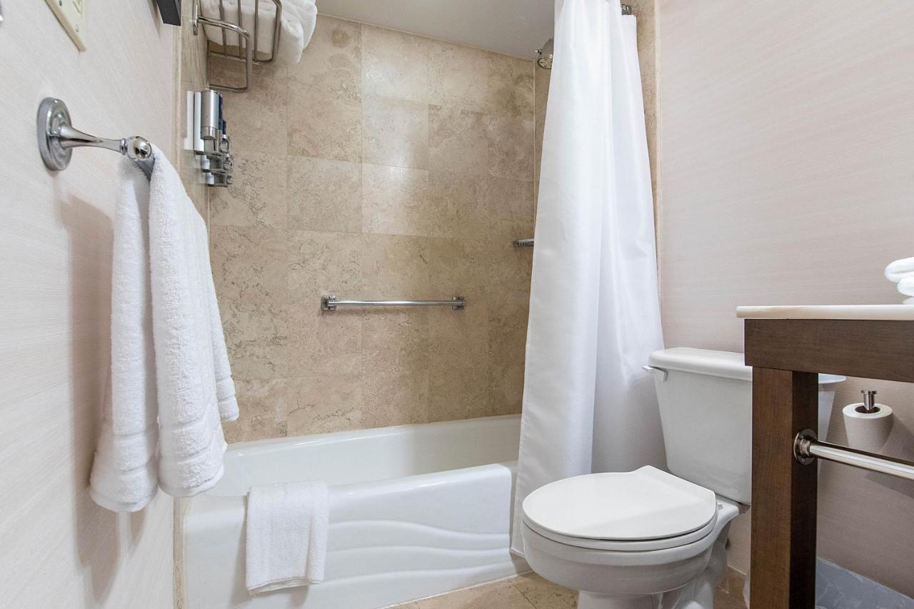 Four Points By Sheraton Melville Long Island Hotel Plainview