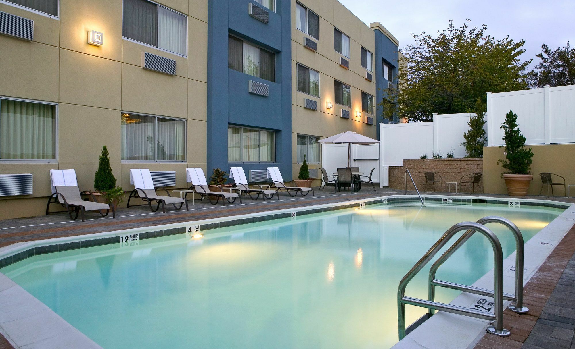 Four Points By Sheraton Melville Long Island Hotel