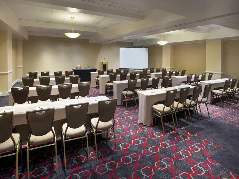 Four Points By Sheraton Melville Long Island Hotel 4*