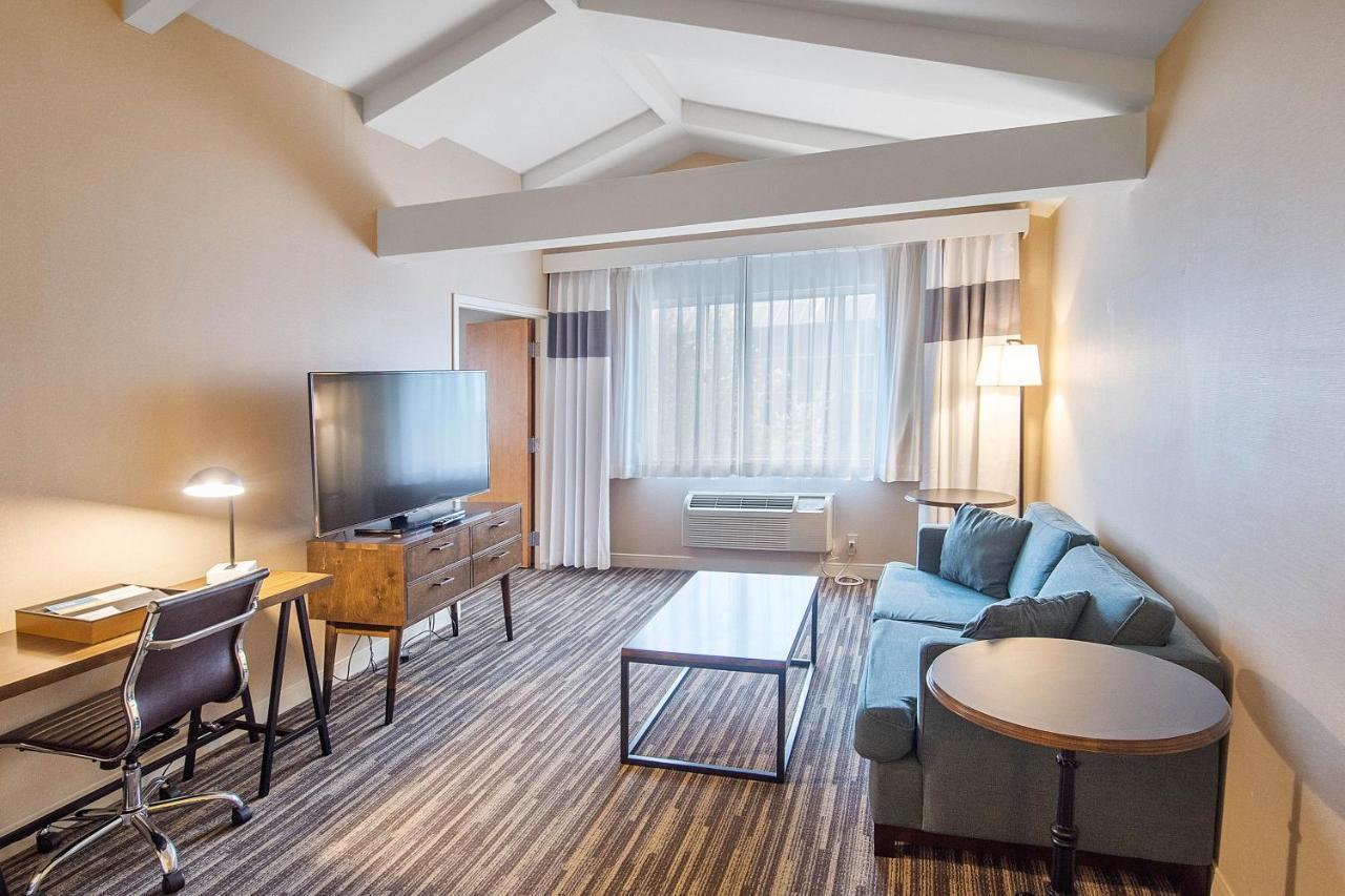 Hotel Four Points By Sheraton Melville Long Island Plainview